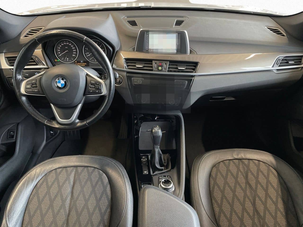 BMW X1 xDrive20i xLine 19"LM,Pano,AHK,Navi,erw.LED foto 11