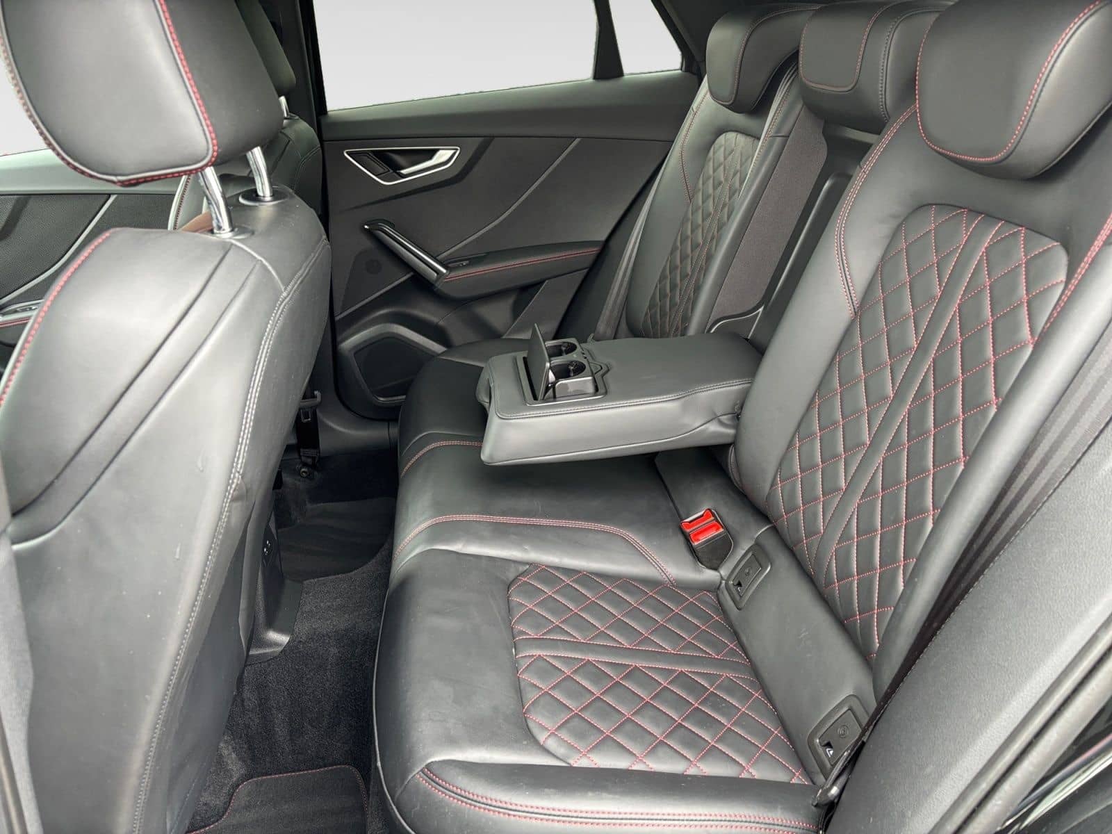 Audi Q2 35 1.5 TFSI S-tronic S-line AHK Navi SONOS Ca foto 9