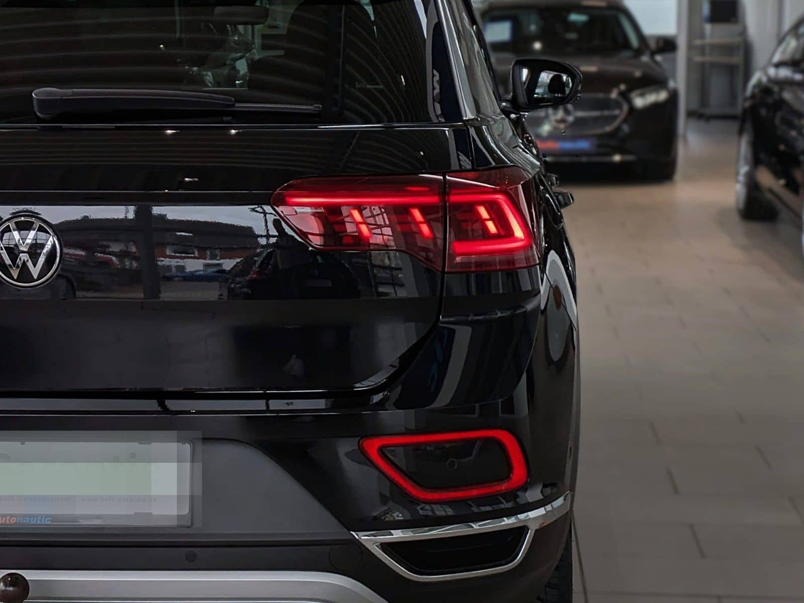 Volkswagen T-Roc 2.0 TDI STYLE NAVI SHZ ACC LED CAM AHK foto 17