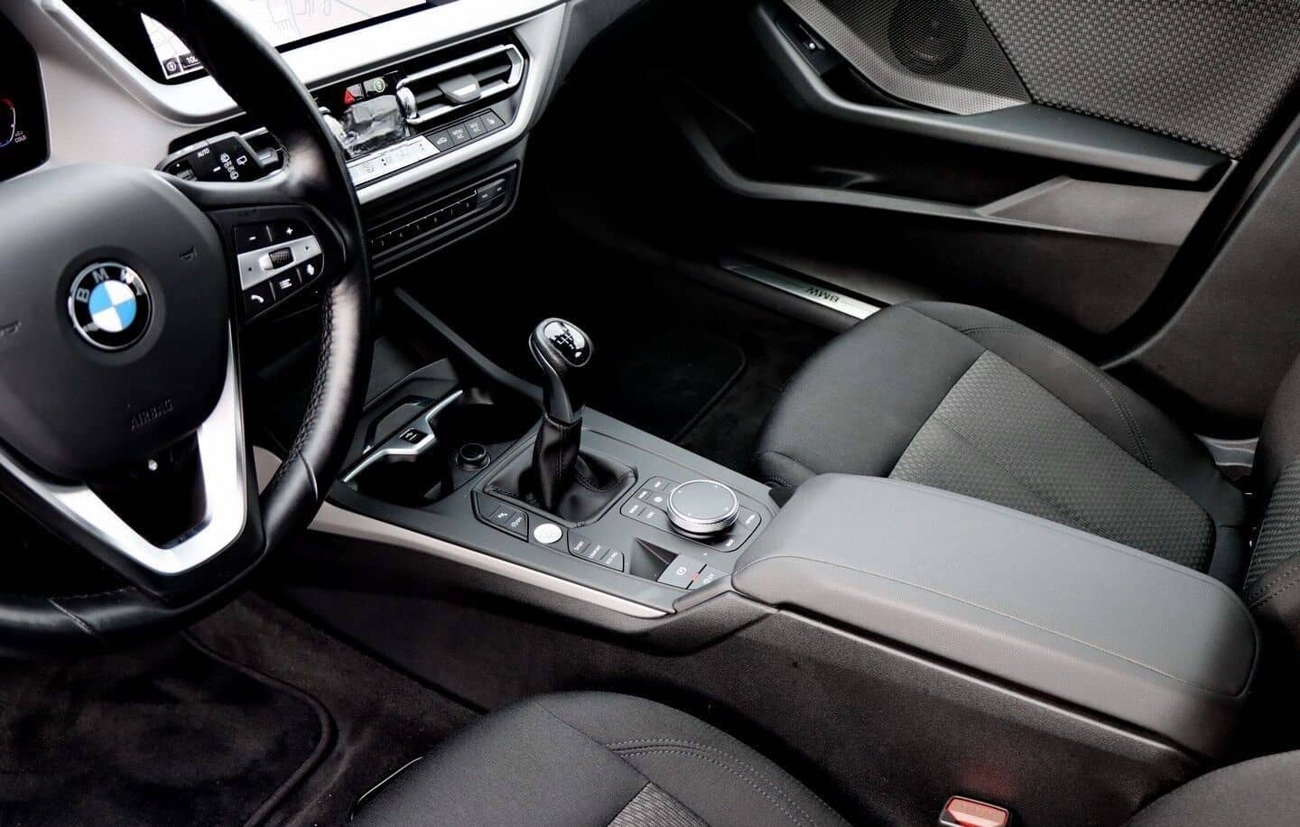 BMW 118i Advantage 17" foto 12