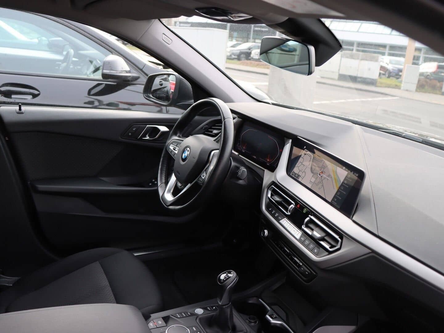 BMW 118i Advantage 17" foto 7