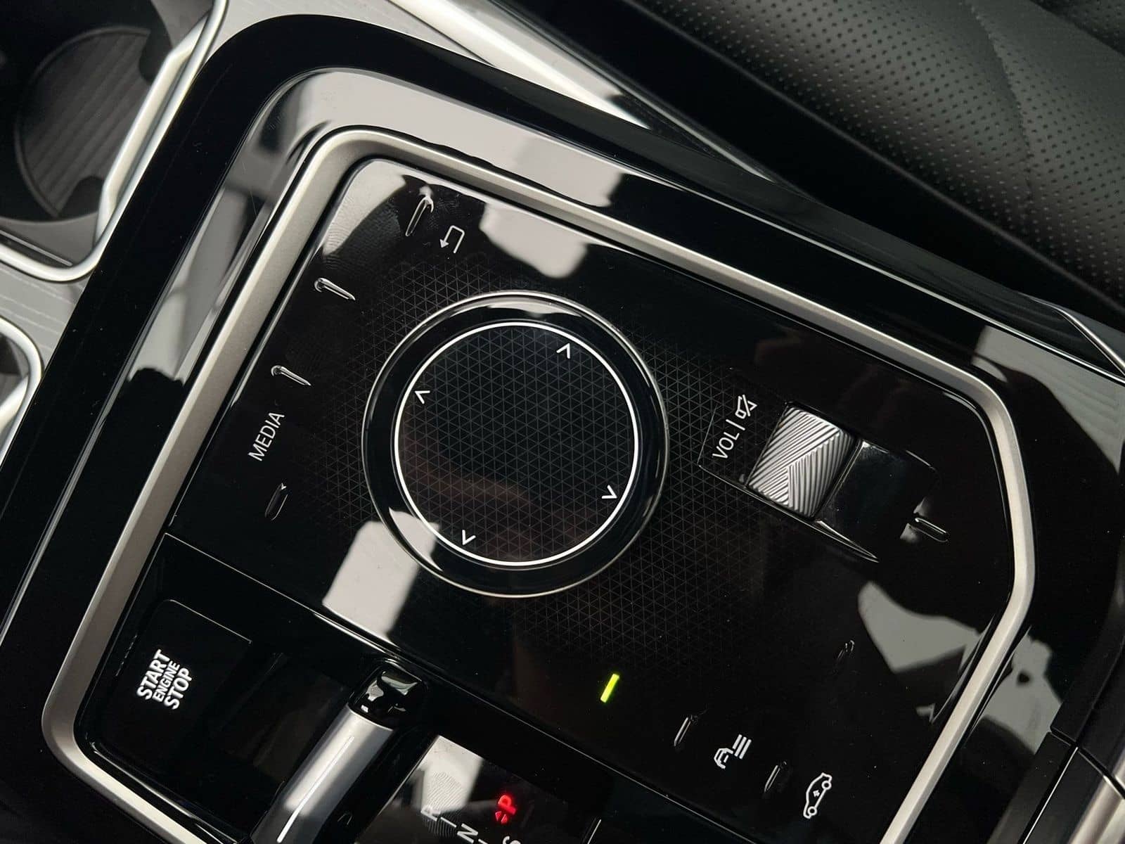 BMW 740d xDrive M Sport SkyPano DA/PA Prof Standhz. foto 14