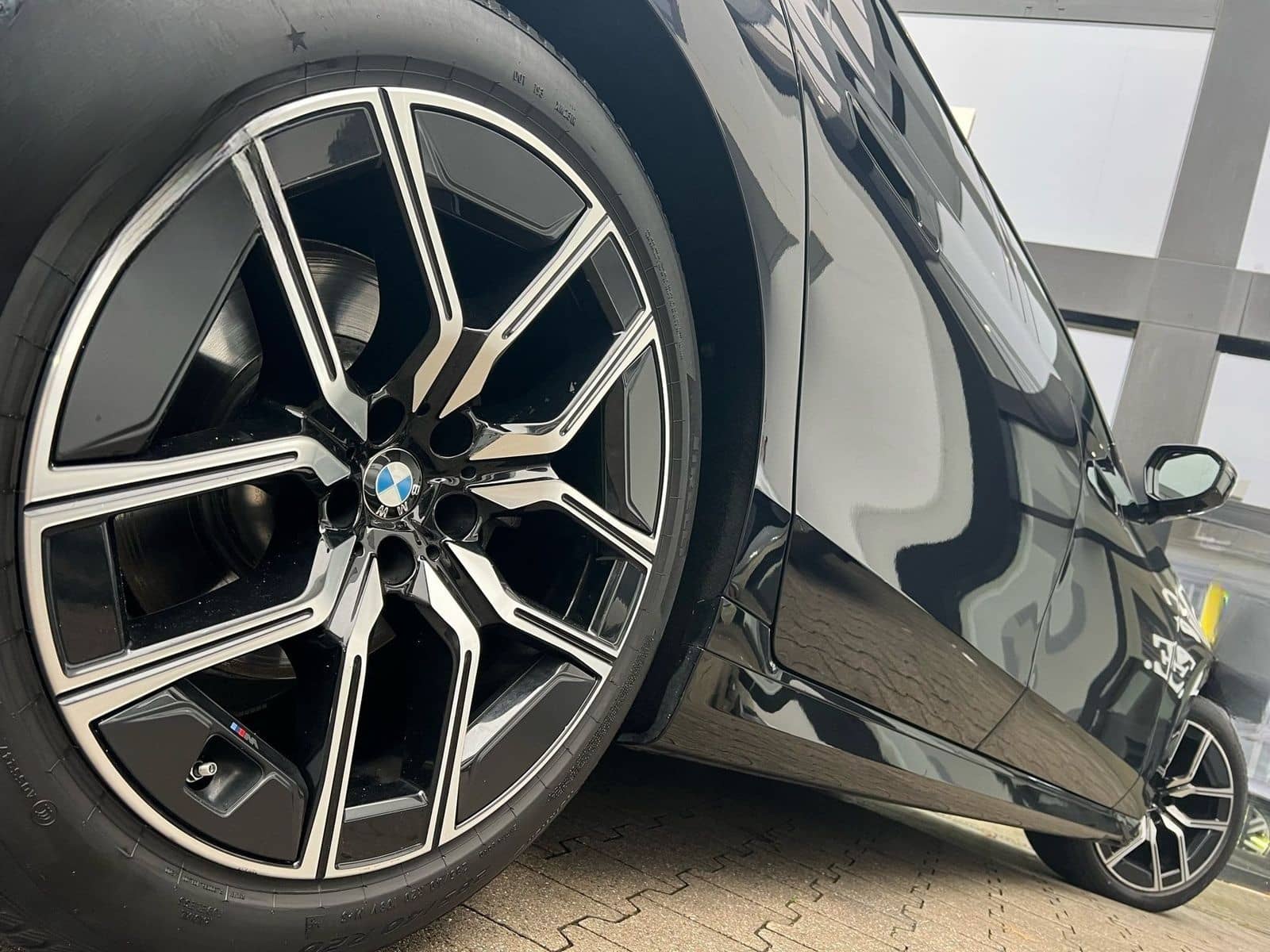 BMW 740d xDrive M Sport SkyPano DA/PA Prof Standhz. foto 4