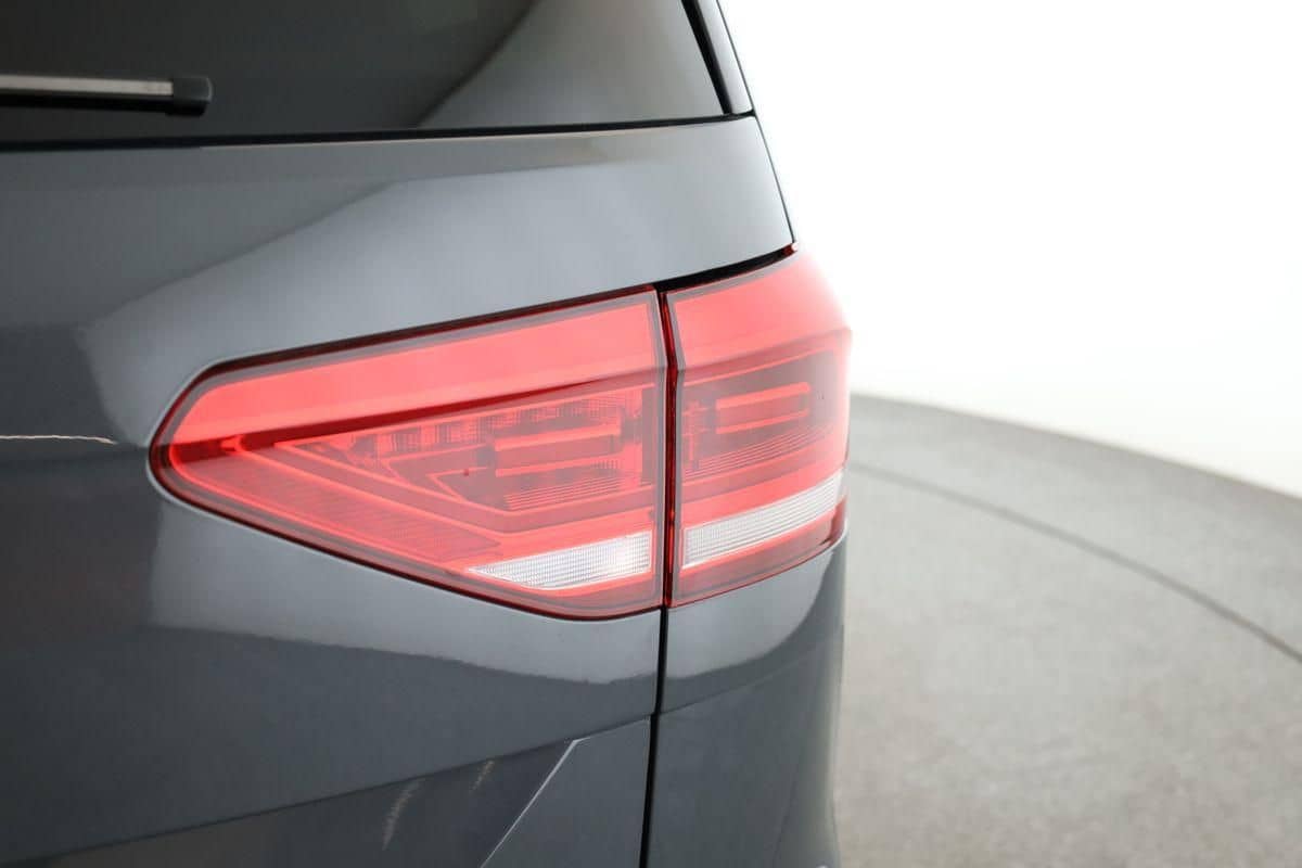 Volkswagen Touran 2.0 TDI DSG Highline R-Line 7 Pan Nav AHK foto 13