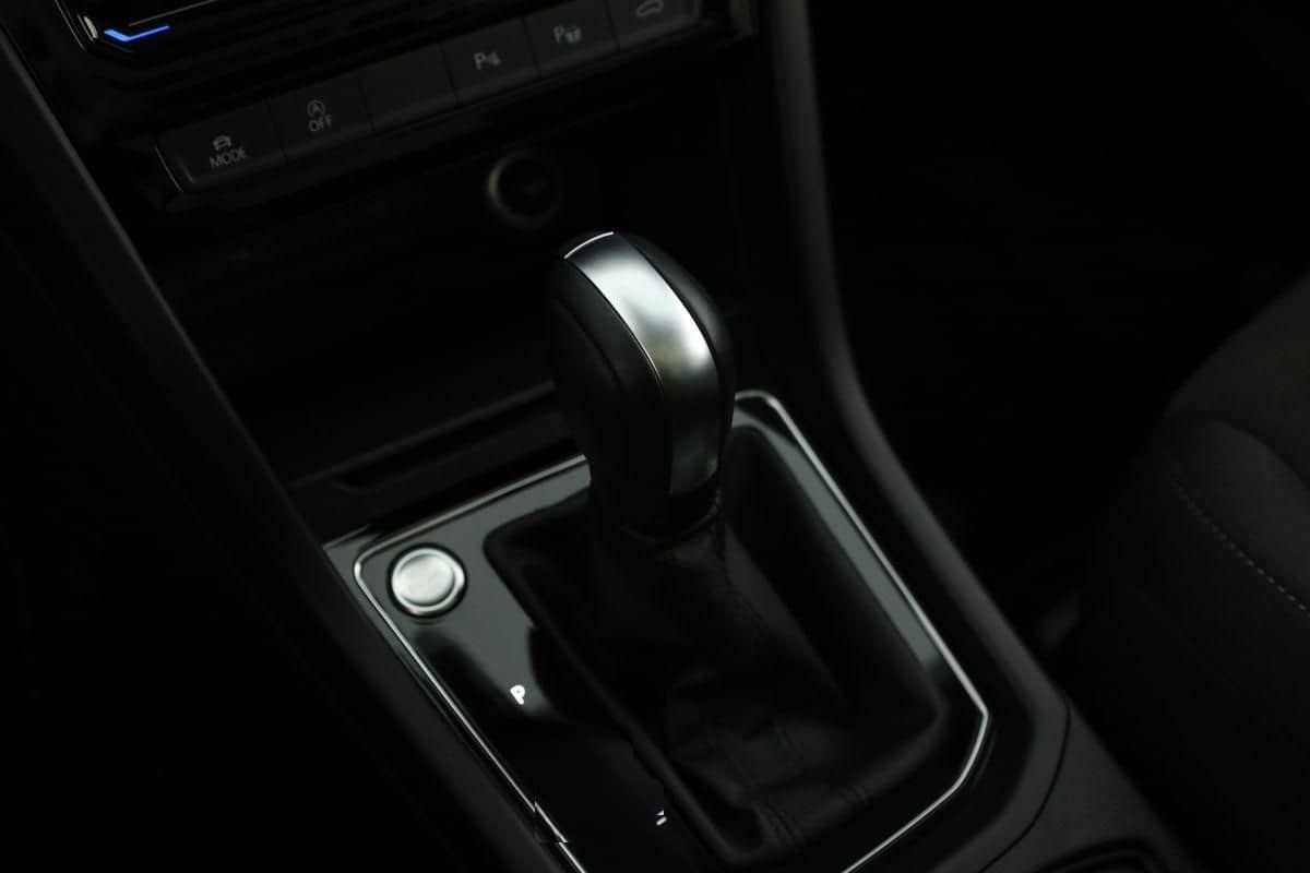 Volkswagen Touran 2.0 TDI DSG Highline R-Line 7 Pan Nav AHK foto 22