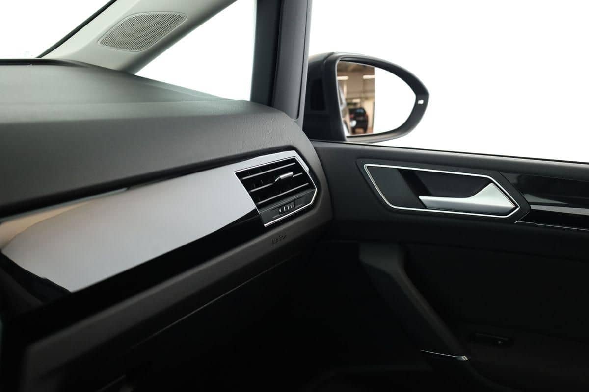 Volkswagen Touran 2.0 TDI DSG Highline R-Line 7 Pan Nav AHK foto 23