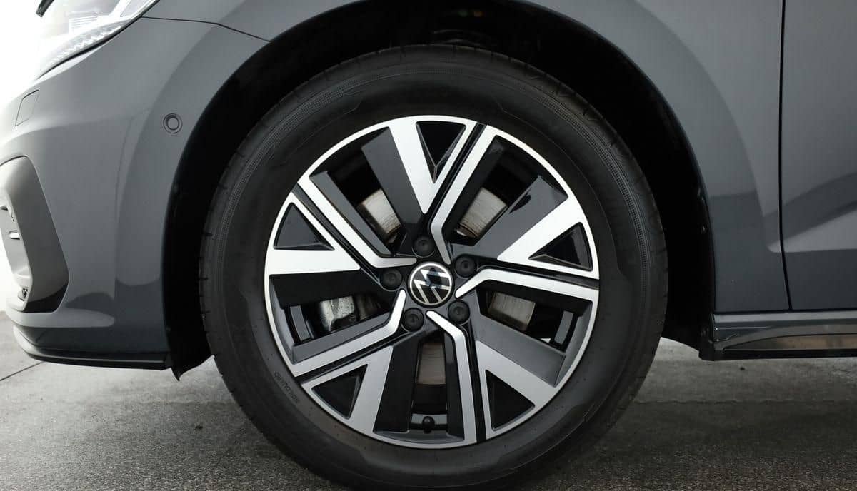 Volkswagen Touran 2.0 TDI DSG Highline R-Line 7 Pan Nav AHK foto 7