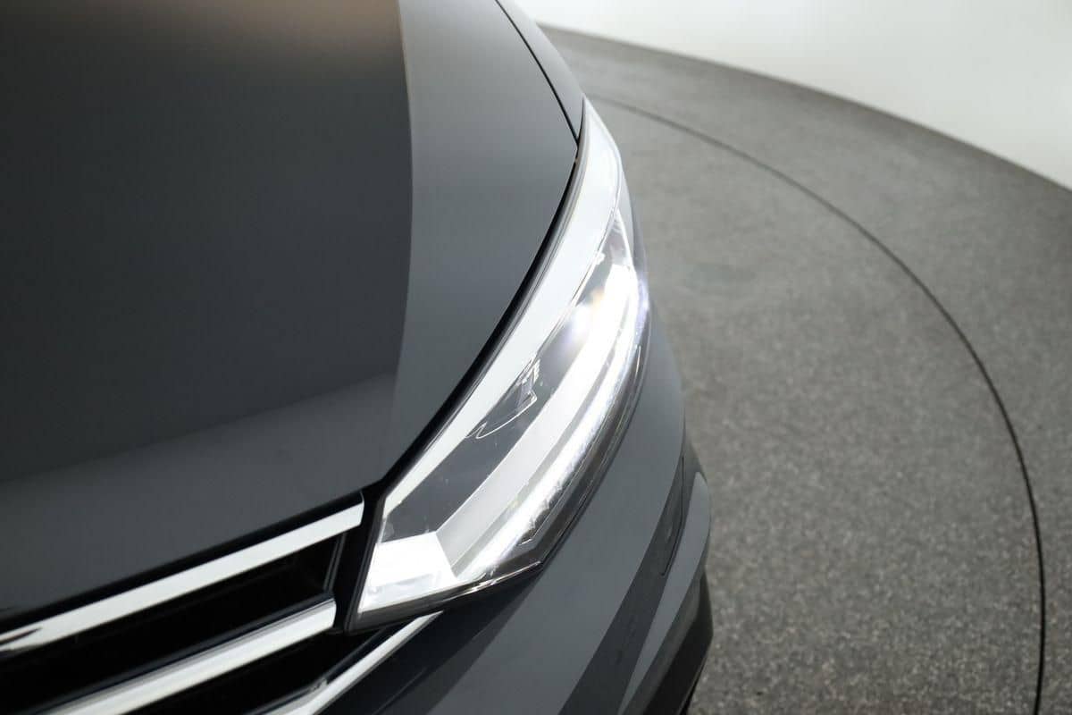 Volkswagen Touran 2.0 TDI DSG Highline R-Line 7 Pan Nav AHK foto 9