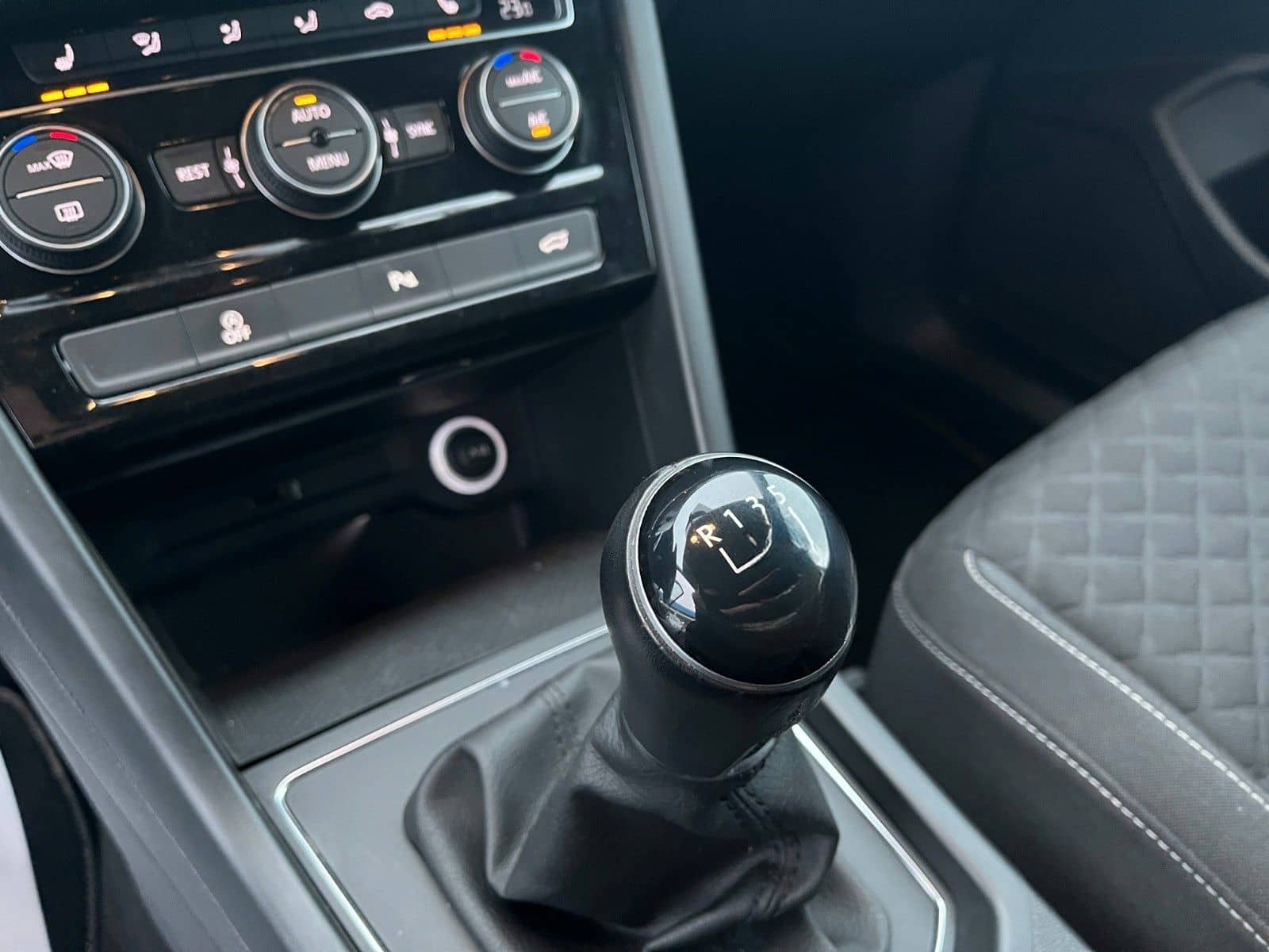 Volkswagen Touran 1.5 TSI "Join" ACC|LED|7-Sitze|AHK|RFK foto 21