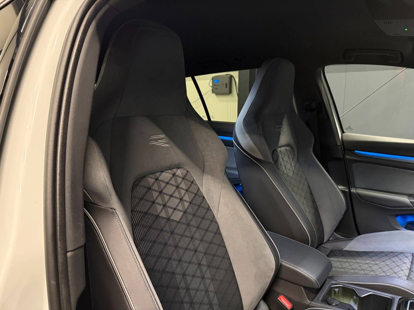 Volkswagen Golf Variant 1.5 eTSI R-Line *18Zoll*KAMERA*CarP foto 12