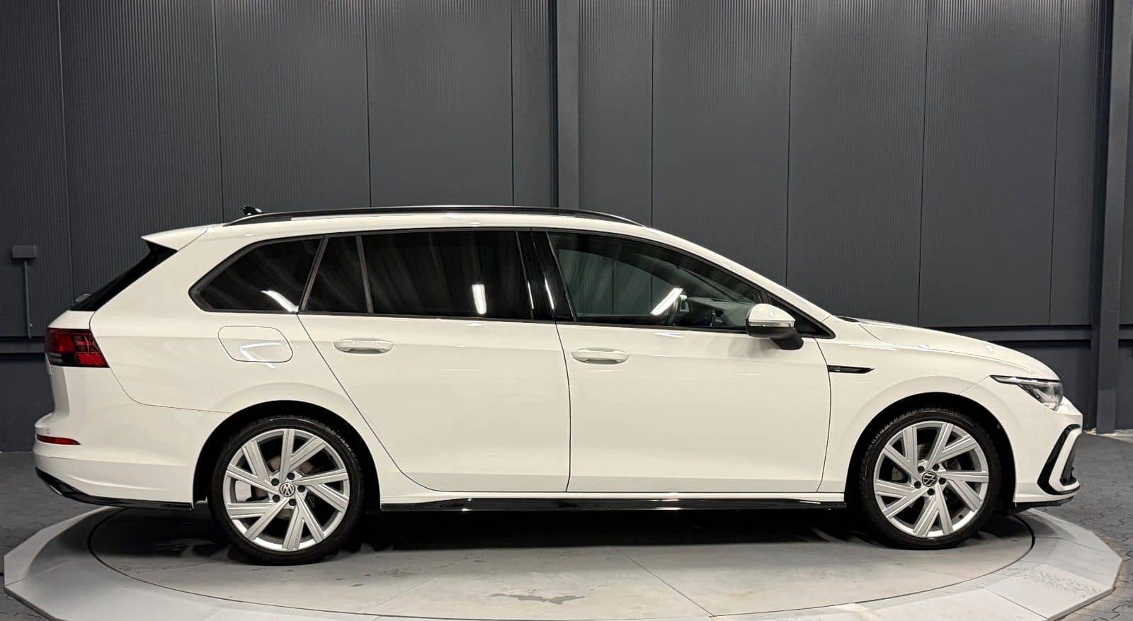 Volkswagen Golf Variant 1.5 eTSI R-Line *18Zoll*KAMERA*CarP foto 8