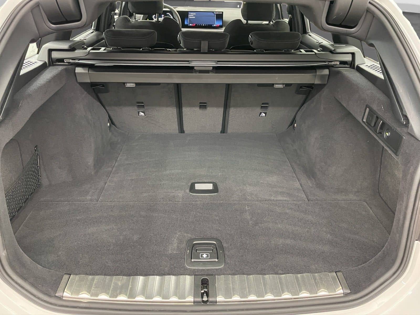 BMW 318i A Tour.M Sportpaket,AHK,HiFi,HuD,Kamera,etc foto 13