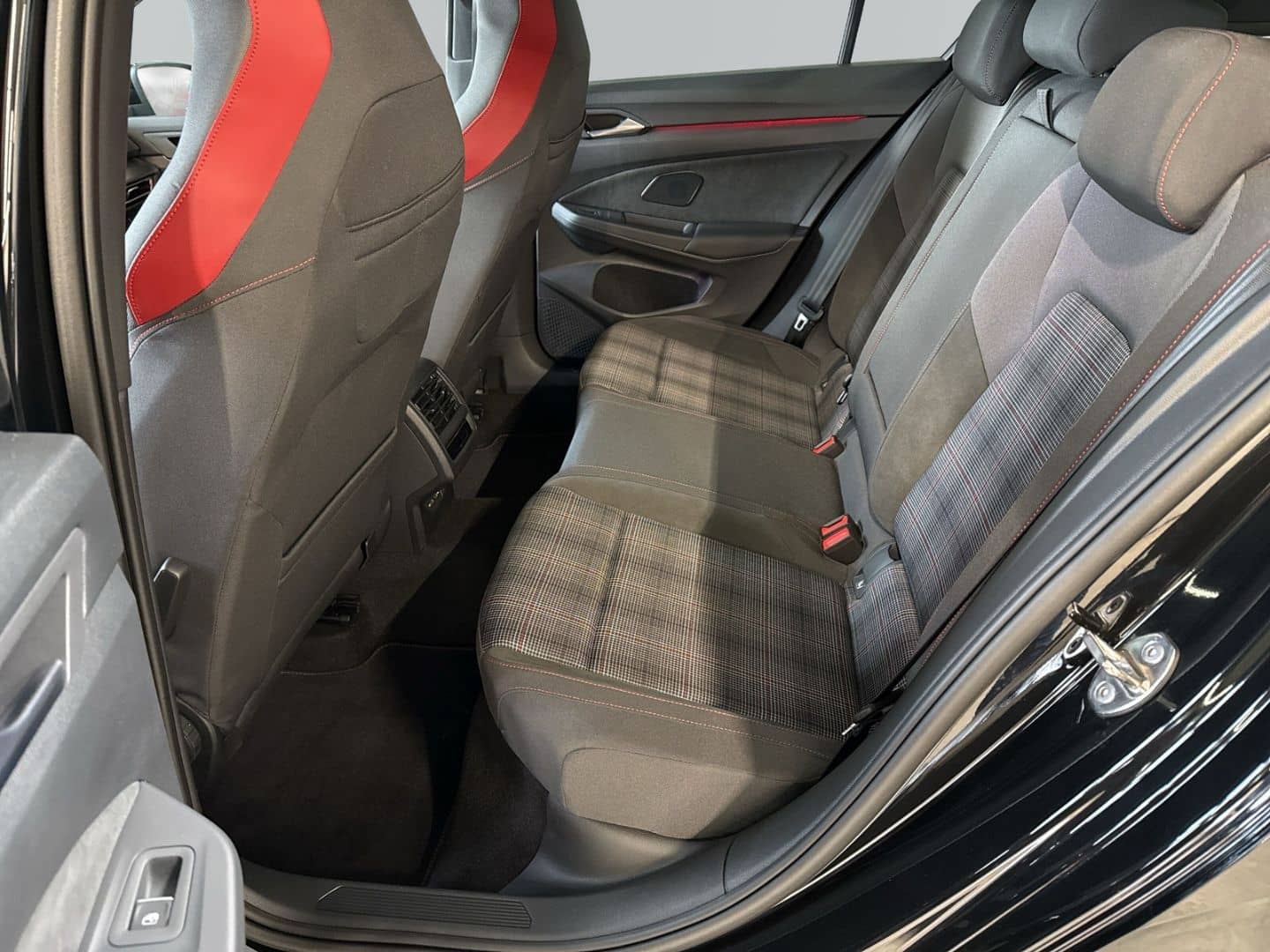 Volkswagen Golf VIII GTI 2.0 TSI *HUD*HARMAN*IQ.LIGHT* foto 13