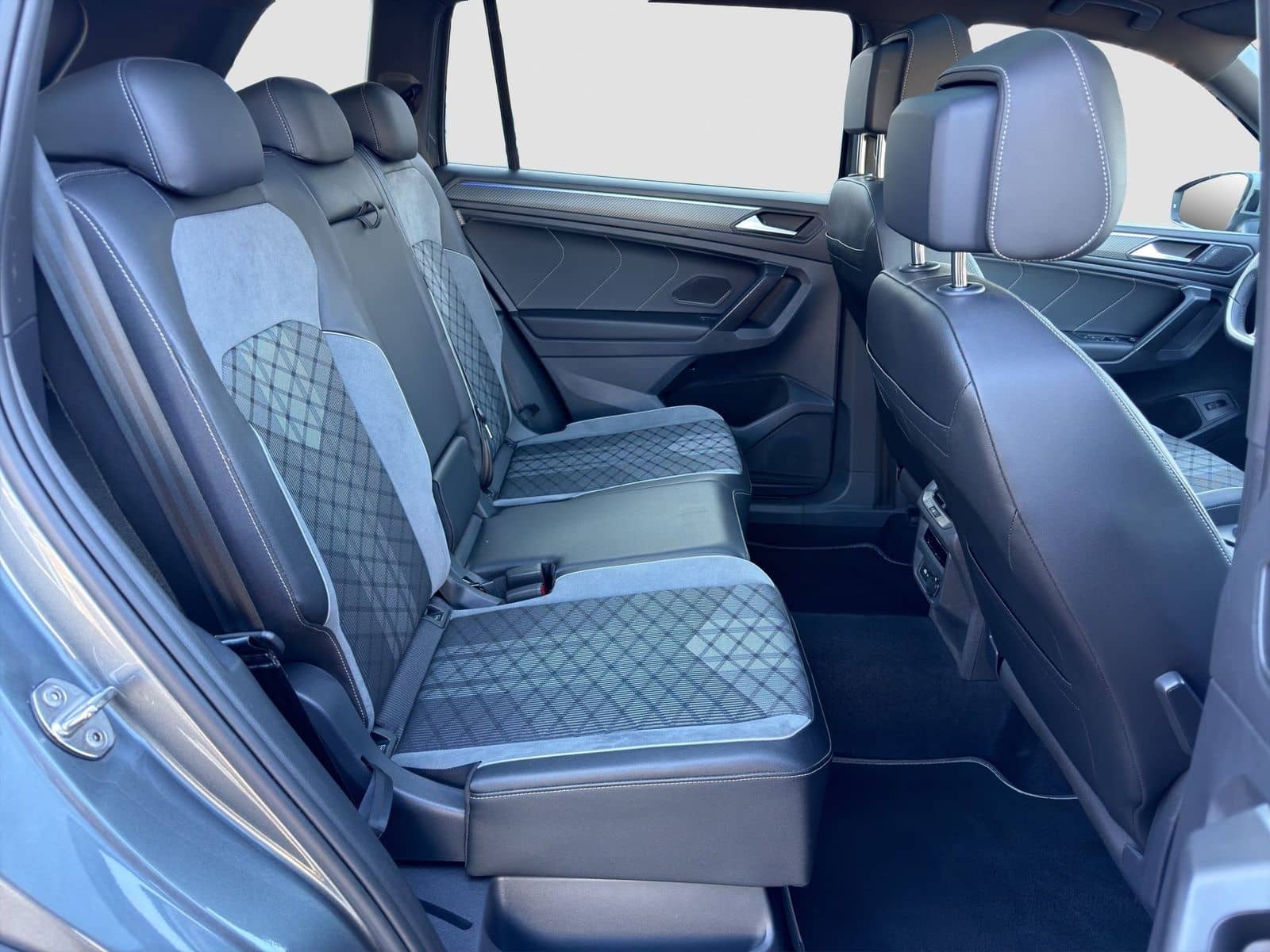 Volkswagen Tiguan Allspace R-Line 2.0 TDI 4M IQ.Light HUD V foto 16