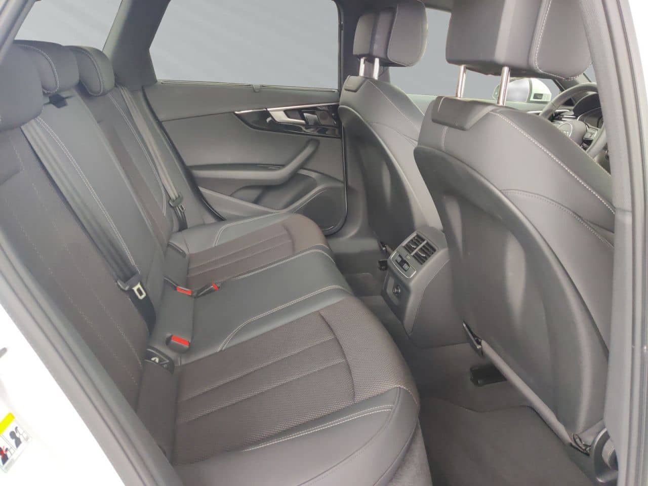 Audi A4 Avant S line S line 40 TFSI quattro 150(204) foto 11