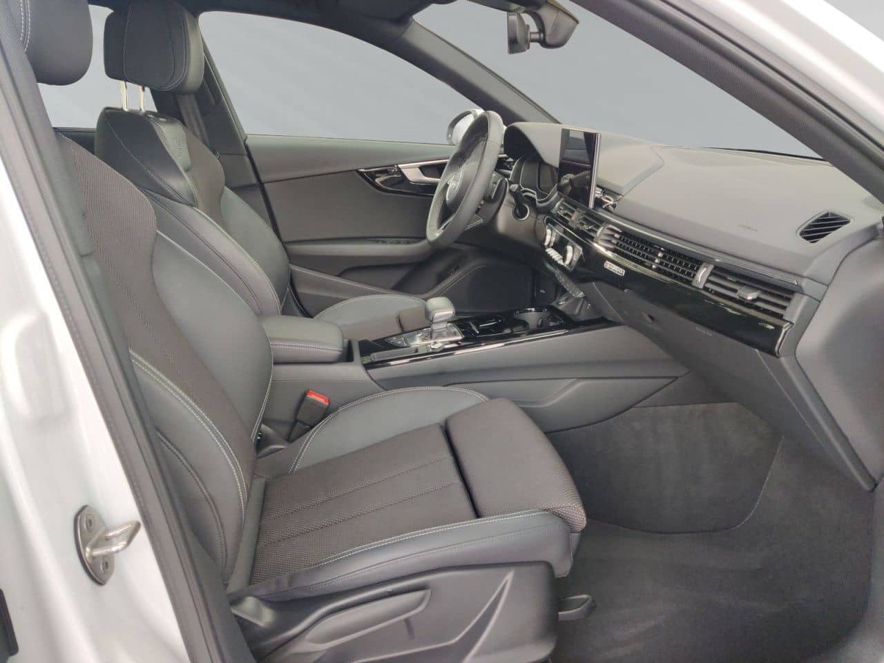 Audi A4 Avant S line S line 40 TFSI quattro 150(204) foto 9