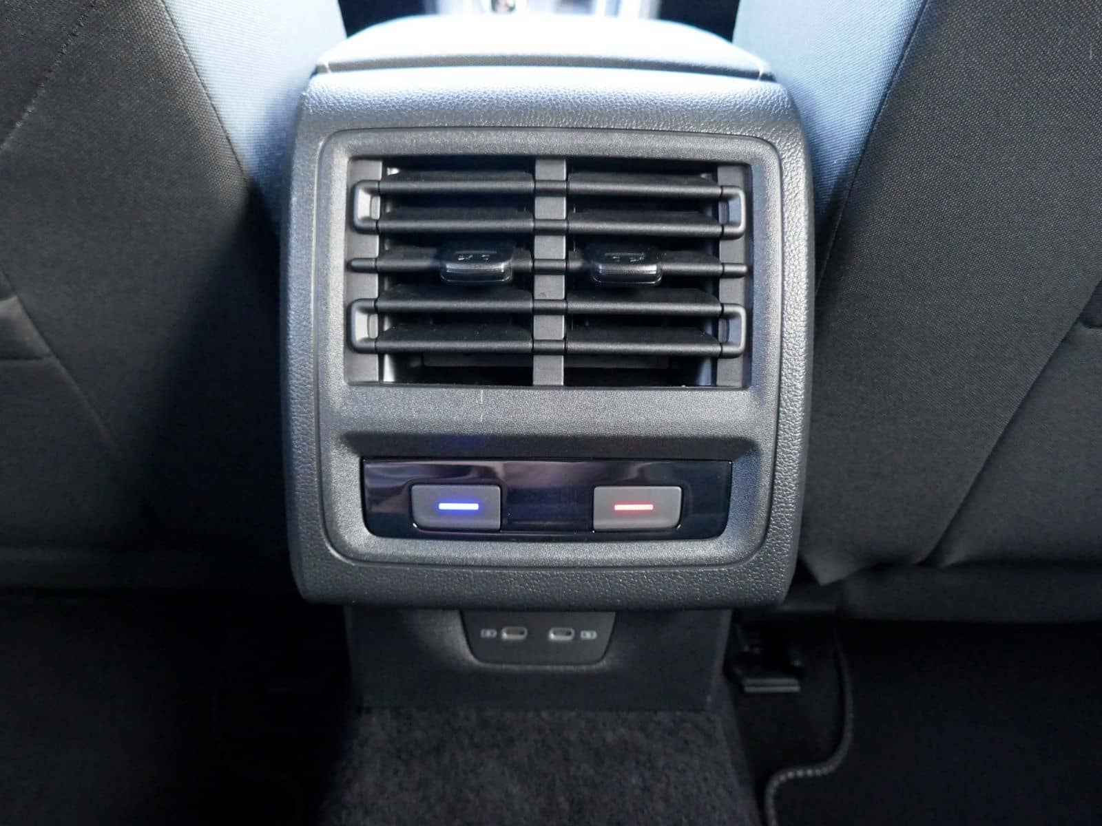 Volkswagen Golf VIII "ACTIVE" 2.0 TDI DSG | LED RFK ACC foto 21