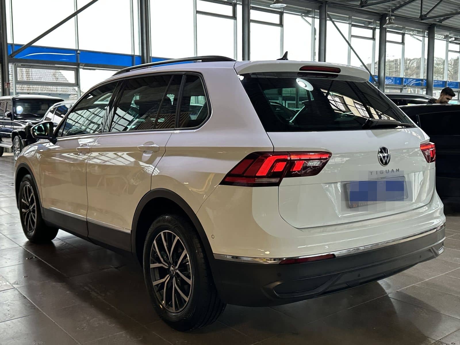 Volkswagen Tiguan Life*LED*4xSHZ*ACC*Navi*Massage*360Cam* foto 4