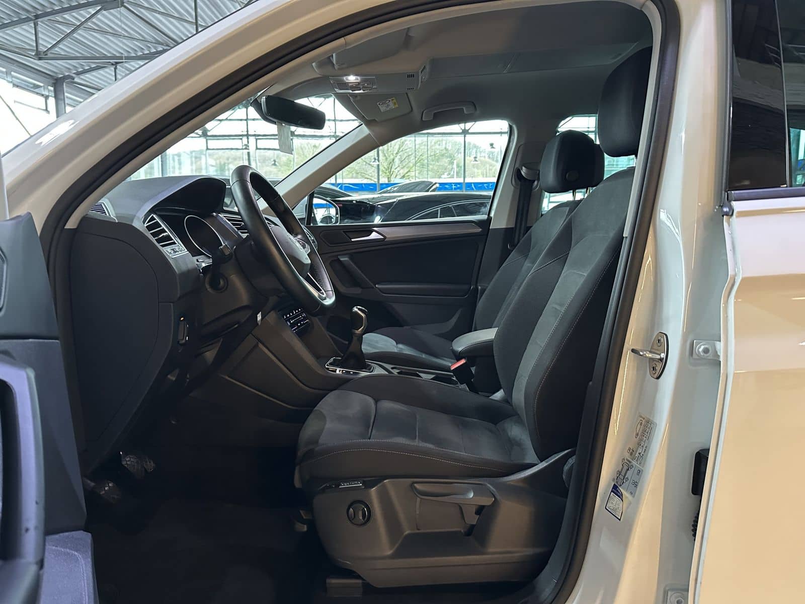 Volkswagen Tiguan Life*LED*4xSHZ*ACC*Navi*Massage*360Cam* foto 8