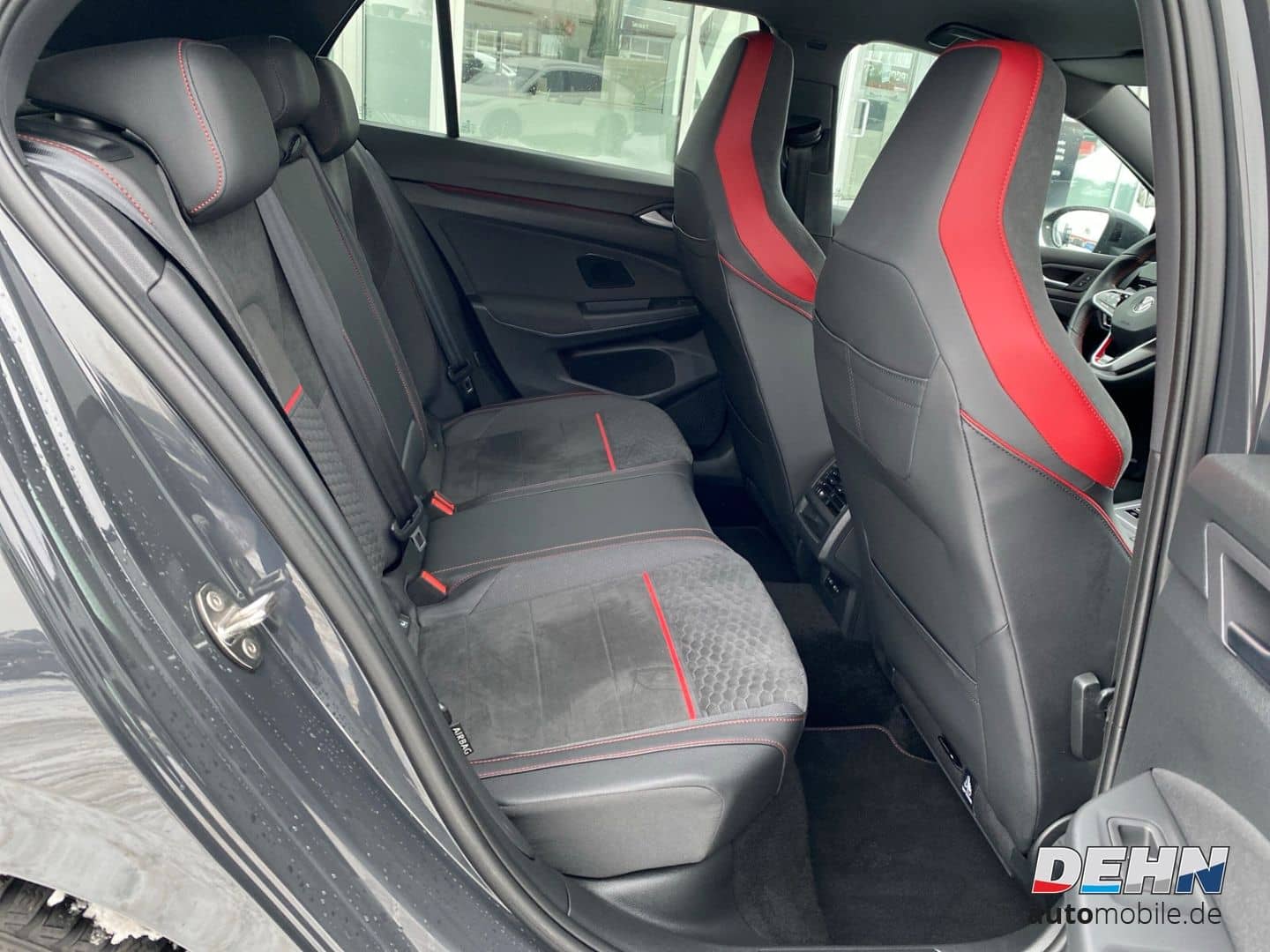 Volkswagen Golf VIII GTI Clubsport 2.0 Matrix H&K Kam Navi  foto 9