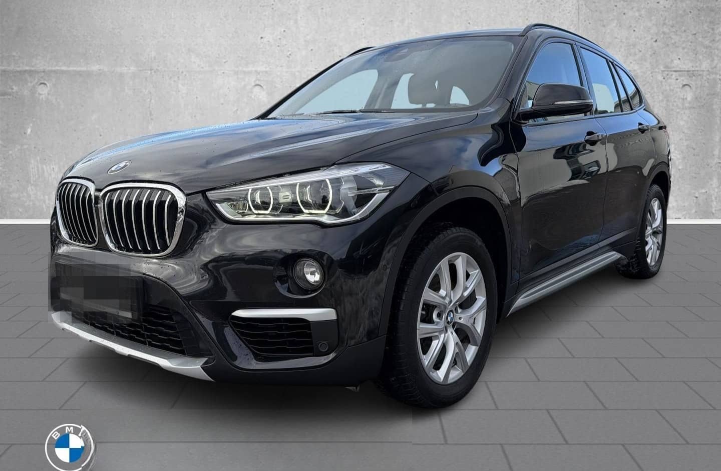 BMW X1 SDRIVE18I AHK-abnehmbar Navi LED ACC El. Heck foto 1