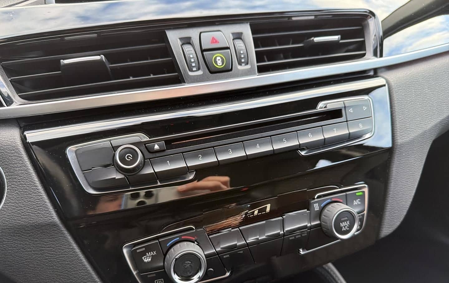 BMW X1 SDRIVE18I AHK-abnehmbar Navi LED ACC El. Heck foto 12