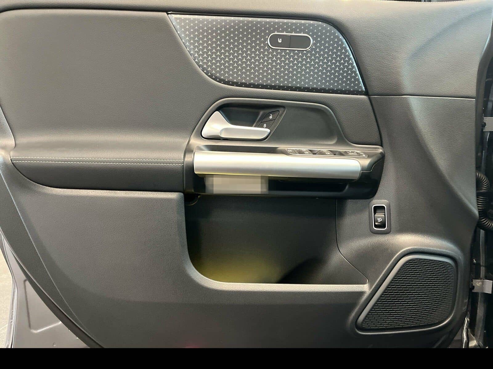 Mercedes-Benz GLA 180 Progressive LED/AHK/RFK/LHZG/Night-Paket foto 17