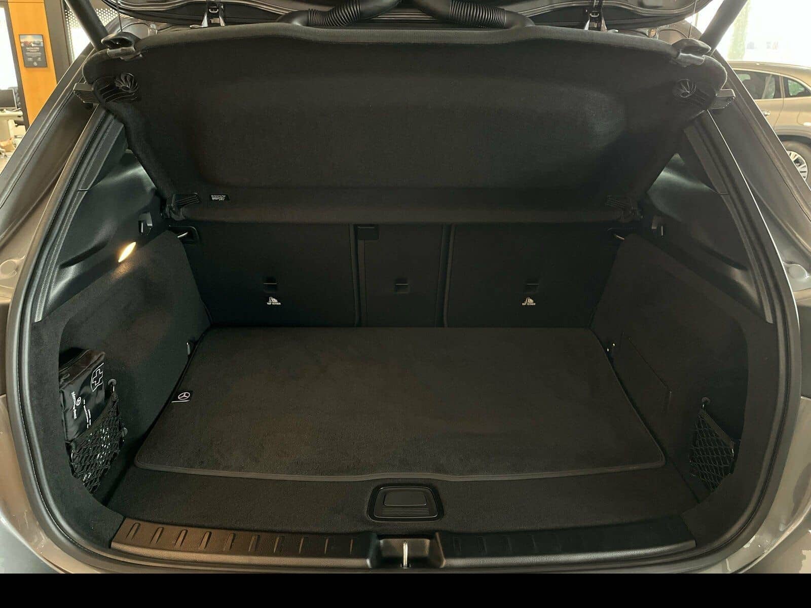 Mercedes-Benz GLA 180 Progressive LED/AHK/RFK/LHZG/Night-Paket foto 19