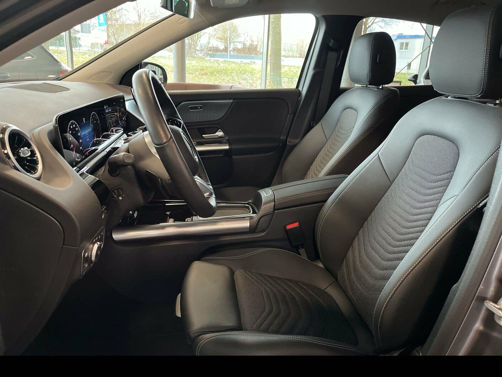 Mercedes-Benz GLA 180 Progressive LED/AHK/RFK/LHZG/Night-Paket foto 6