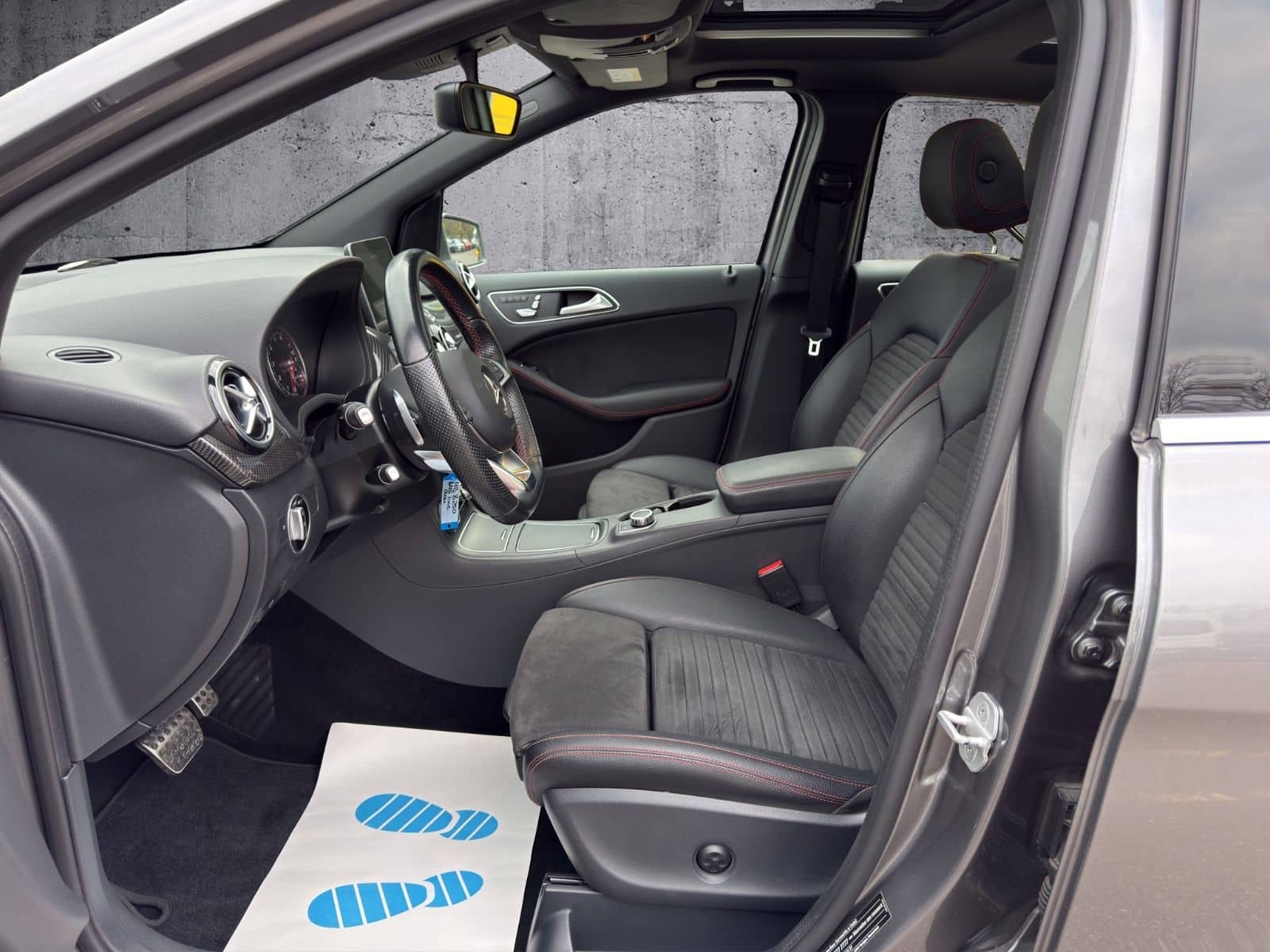 Mercedes-Benz B250 AMG Line PANO NAVI LEDER LED KAMERA CARBON foto 13