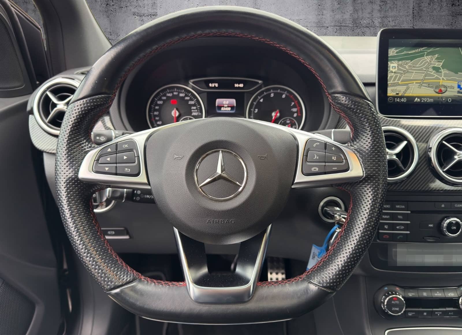 Mercedes-Benz B250 AMG Line PANO NAVI LEDER LED KAMERA CARBON foto 20