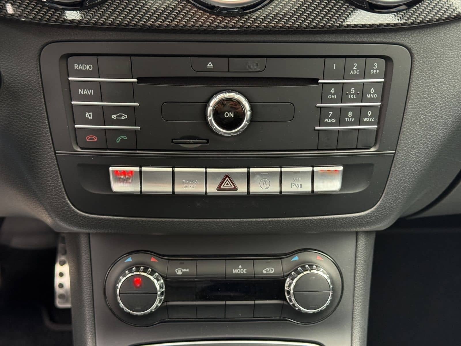 Mercedes-Benz B250 AMG Line PANO NAVI LEDER LED KAMERA CARBON foto 22