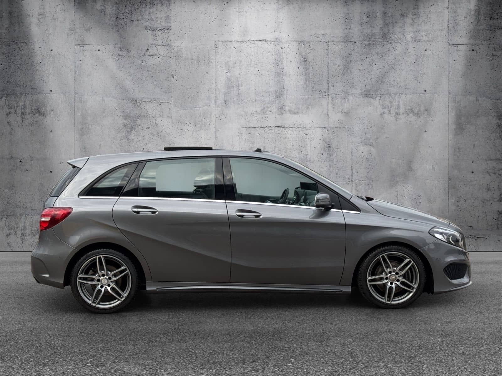 Mercedes-Benz B250 AMG Line PANO NAVI LEDER LED KAMERA CARBON foto 6