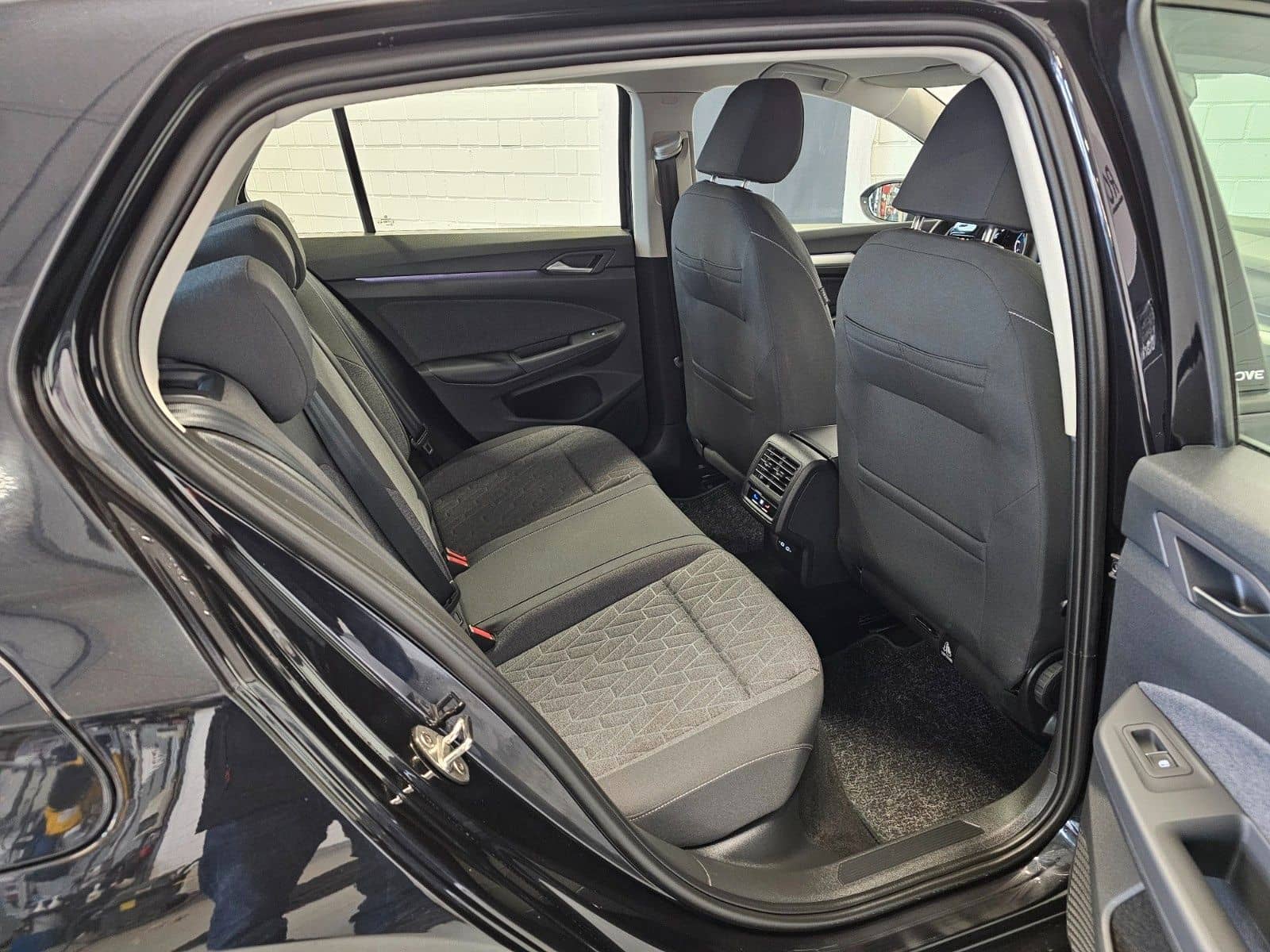 Volkswagen Golf VIII Lim. 2.0 TDI Move + AHK/1.Hand/VC foto 10