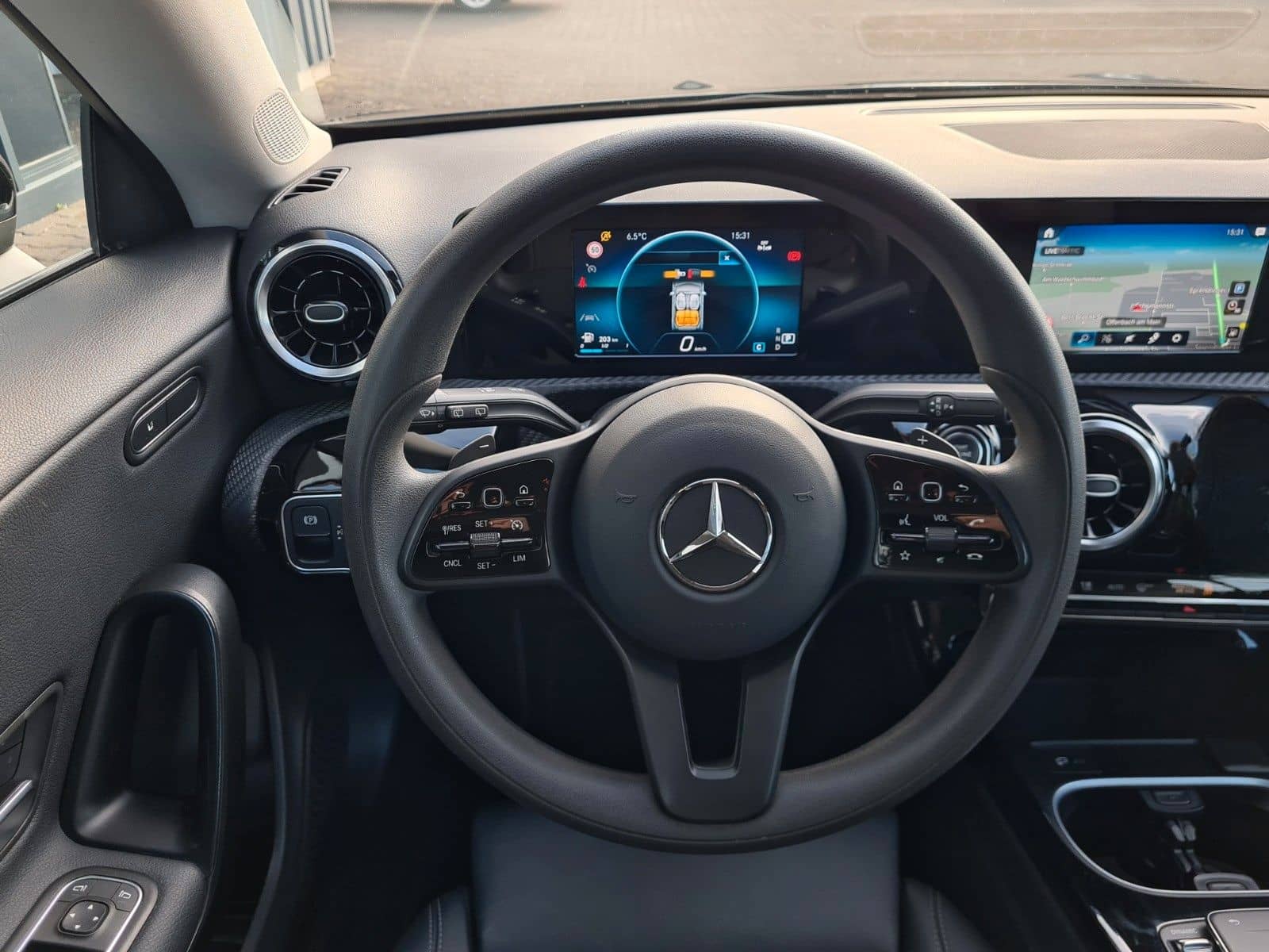 Mercedes-Benz CLA 180 SB 7G AUT - NAVI - 8 x ALU - foto 12