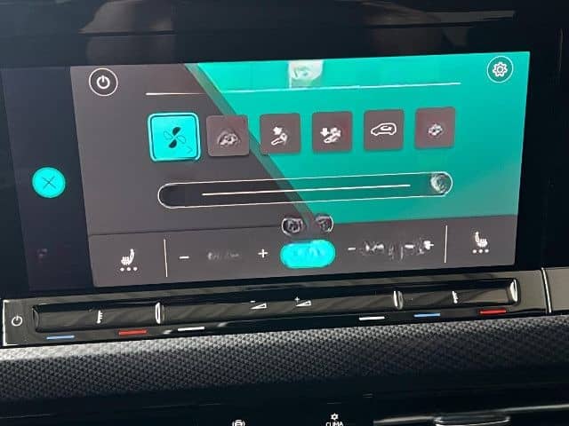 Volkswagen Golf VIII 1.5 TSI United Navi ACC STHZ SZH v+h foto 16