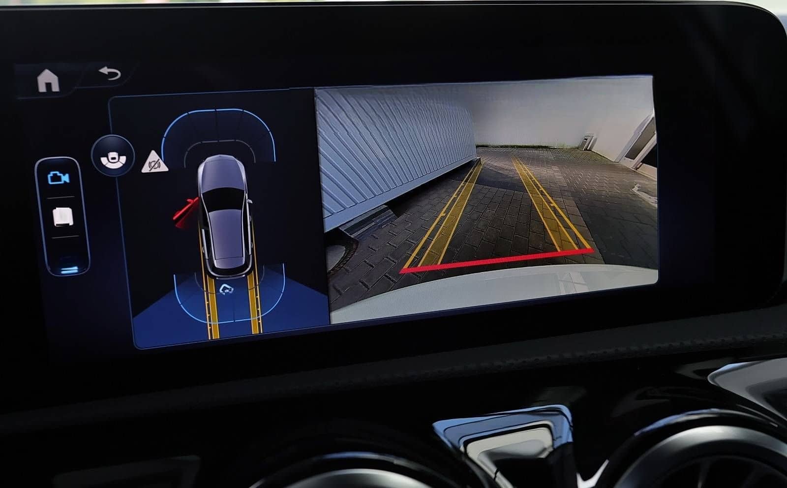 Mercedes-Benz A 200 AMG MBUX+RüKam+M-LED+Pano+AHK+Distronic foto 11