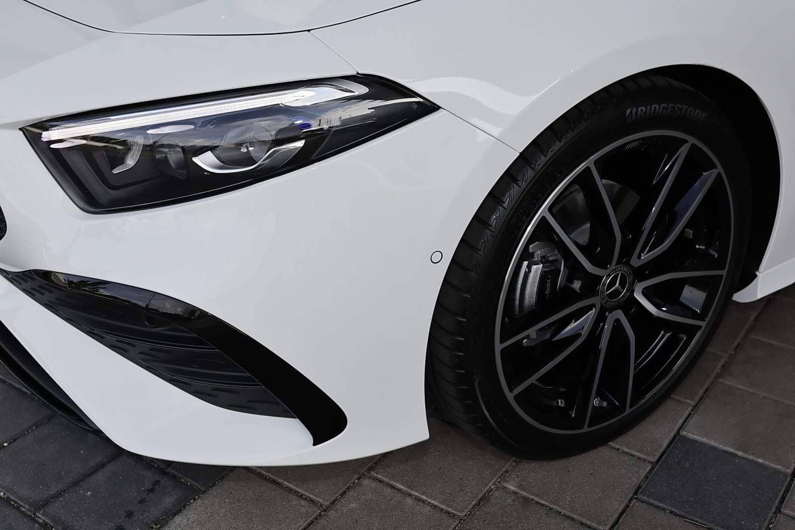 Mercedes-Benz A 200 AMG MBUX+RüKam+M-LED+Pano+AHK+Distronic foto 3