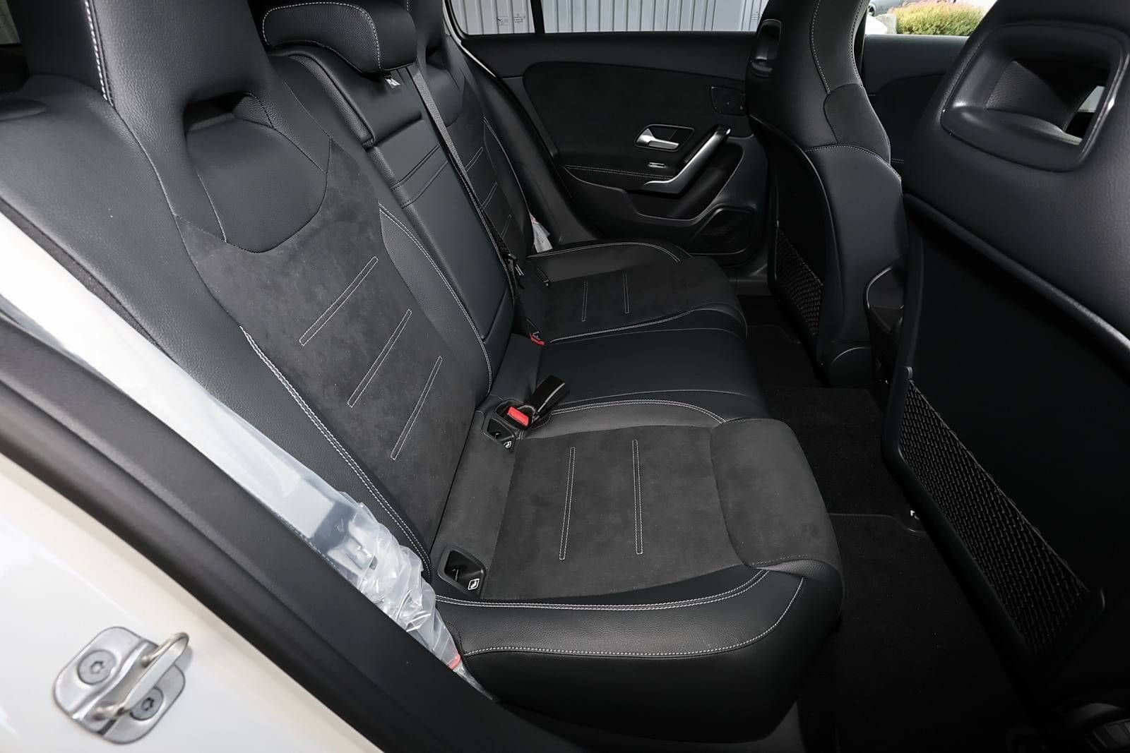 Mercedes-Benz A 200 AMG MBUX+RüKam+M-LED+Pano+AHK+Distronic foto 6