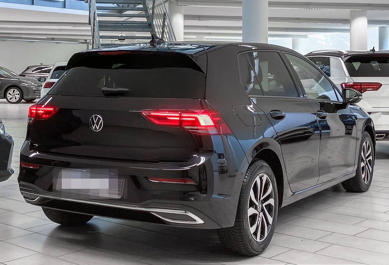 Volkswagen Golf VIII 2.0 TDI Active AHK LED ACC NAVI RFK foto 3