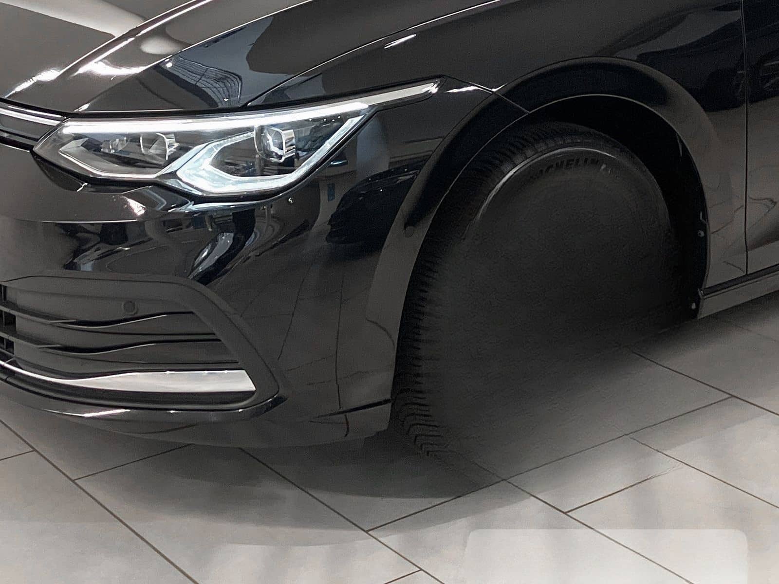 Volkswagen Golf VIII 2.0 TDI Active AHK LED ACC NAVI RFK foto 4