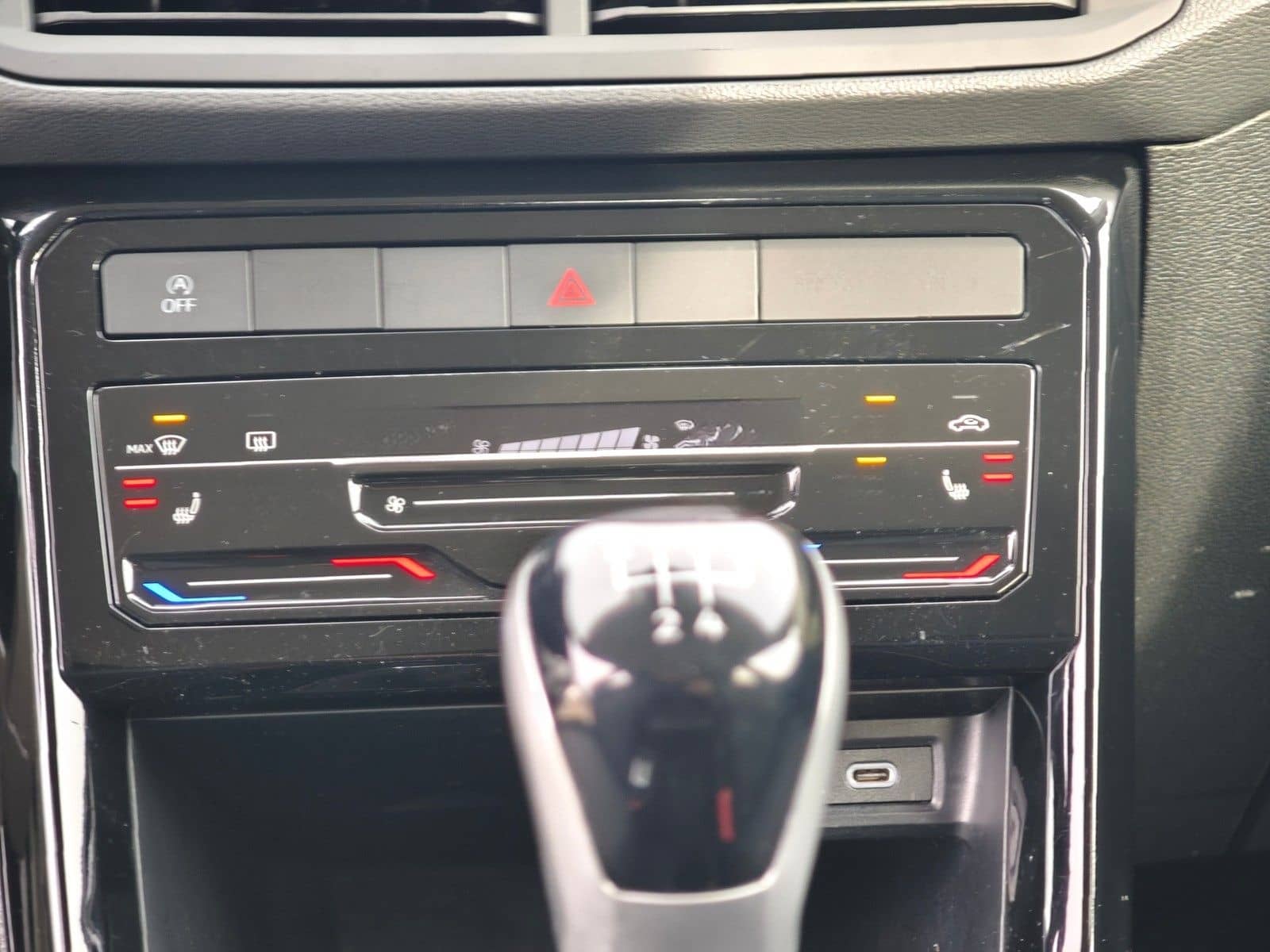 Volkswagen T-Cross MOVE 1.0 TSI LED*Nav*PDC*SHZ*Alu* foto 8