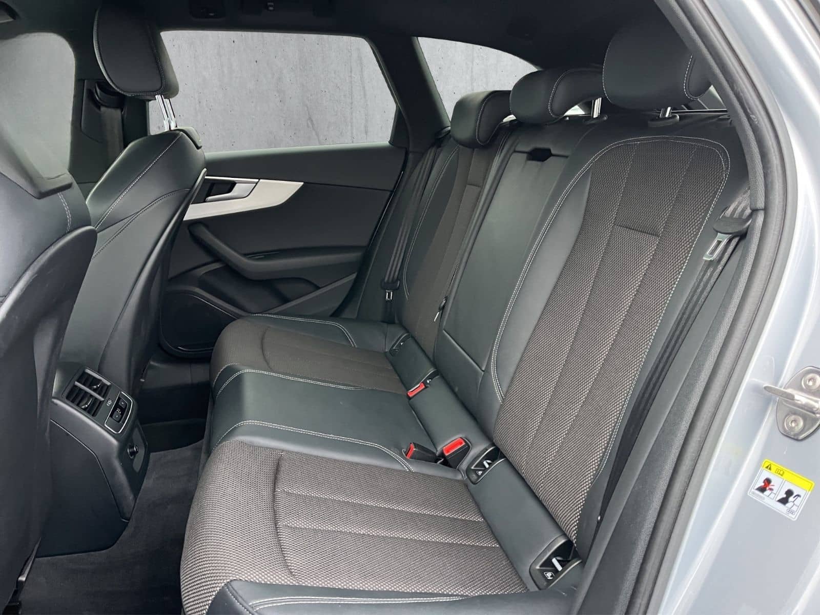 Audi A4 Avant sport S-LINE AHK/LED/NAVI/TEIL-LEDER foto 17