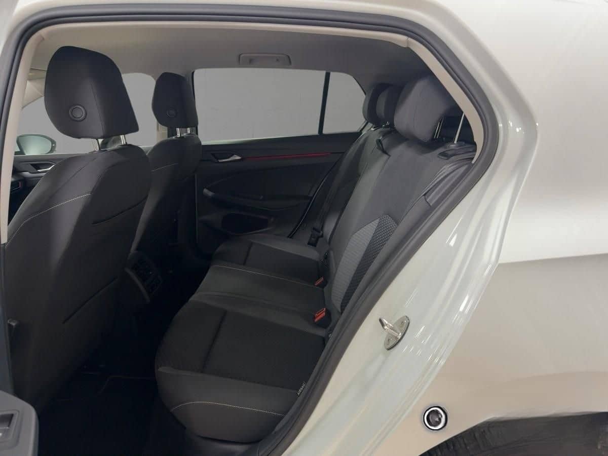 Volkswagen Golf 8 ACTIVE 1.5 TSI STANDH NAVI ACC SHZ foto 10