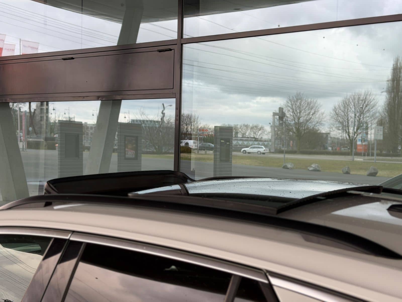 Volkswagen T-ROC SPORT AUT. 150PS | PANO | NAVI | MFL | DAB foto 11