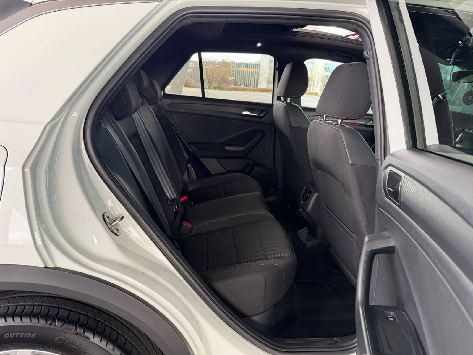 Volkswagen T-ROC SPORT AUT. 150PS | PANO | NAVI | MFL | DAB foto 18