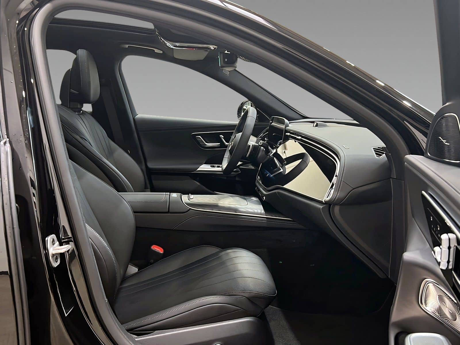 Mercedes-Benz E 450d 4M AMG+DIST+NIGHT+Supercreen+HuD+AHK+360° foto 14