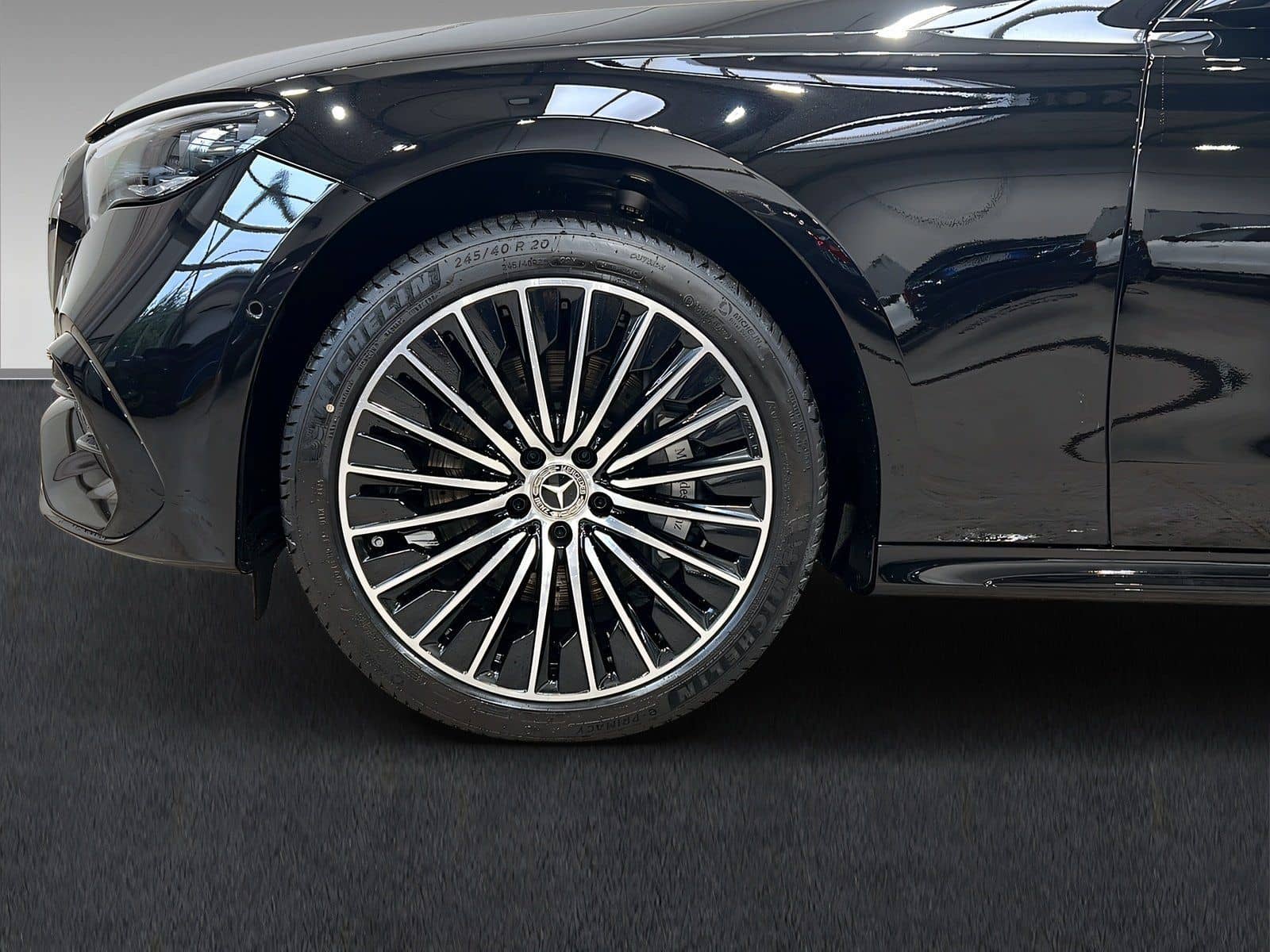 Mercedes-Benz E 450d 4M AMG+DIST+NIGHT+Supercreen+HuD+AHK+360° foto 7