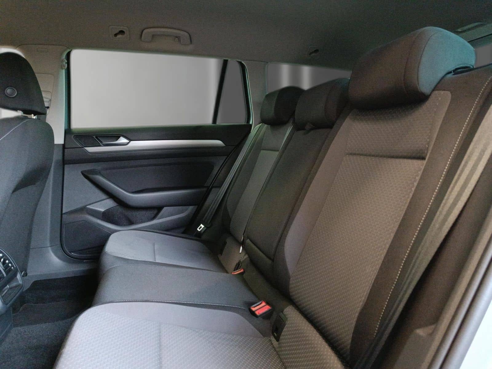 Volkswagen Passat Variant 1.5 TSI DSG RFK*Navi*GRA*LM16*SHZ foto 17