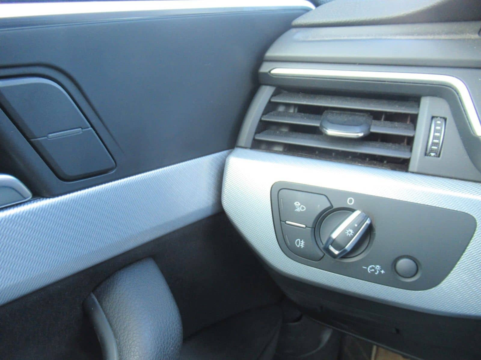 Audi A4 Avant 35 TDI design foto 10